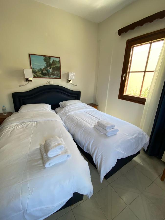 Victoria Studios Spetses Town Екстер'єр фото