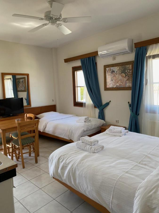 Victoria Studios Spetses Town Екстер'єр фото