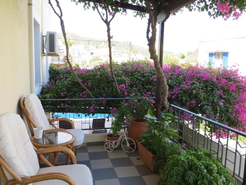 Victoria Studios Spetses Town Екстер'єр фото