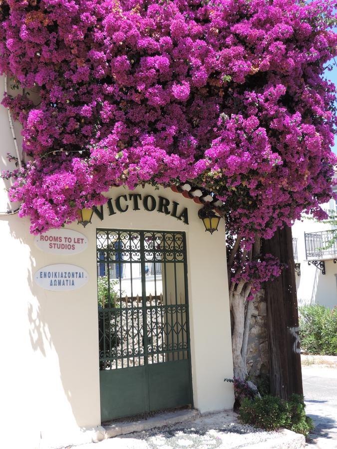 Victoria Studios Spetses Town Екстер'єр фото