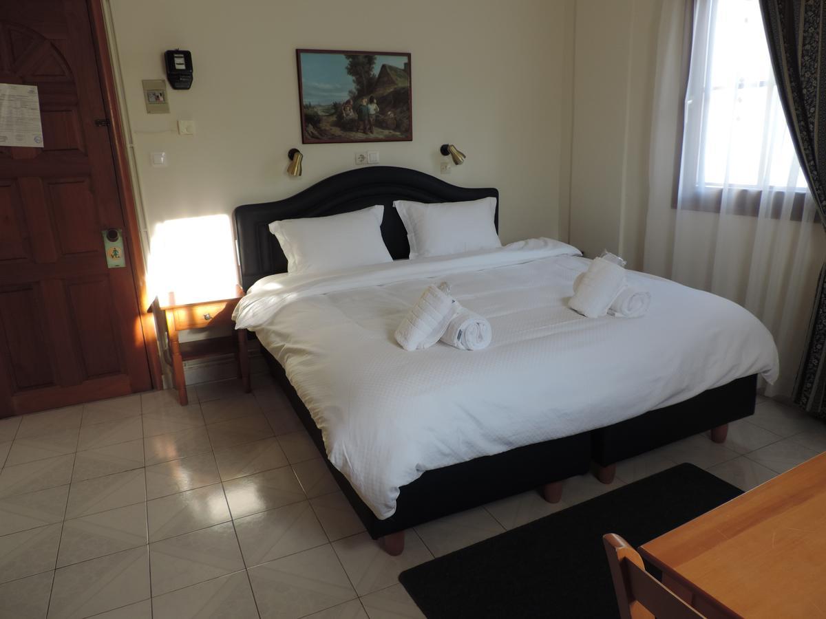 Victoria Studios Spetses Town Екстер'єр фото
